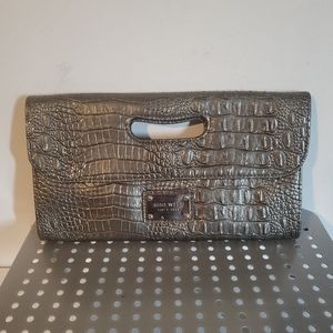 NINE WEST SILVER CLUTCH